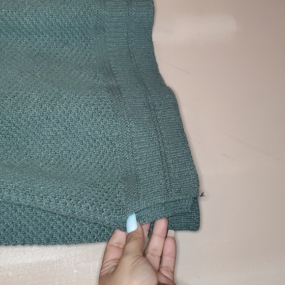 Old Navy Sweater - Picture 3 of 6